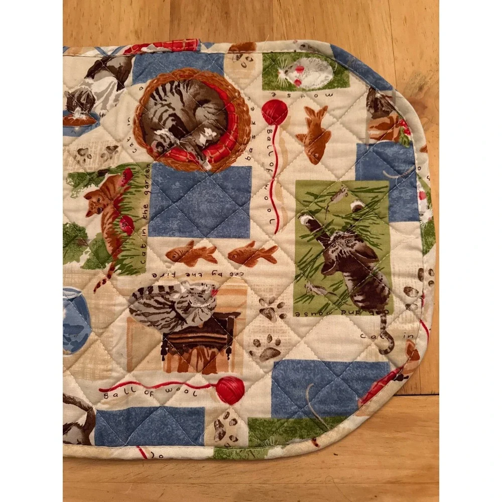 Vintage Style Quilted Cat Placemats Set of 4 Oval Novelty Feline Print Blue